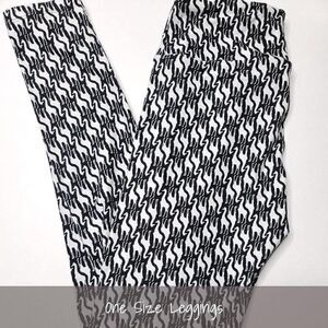 LuLaRoe OS Leggings Giraffes Black White NEW